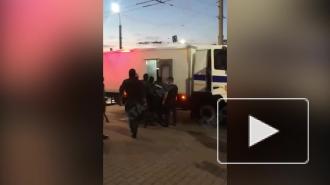 В Минске протестующий заблокировал движение по одной из веток метро