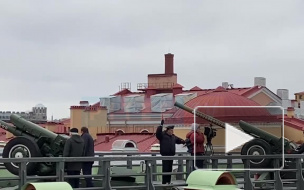 В Петропавловской крепости дали полуденный залп в честь годовщины воссоединения Крыма с Россией